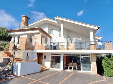 Chalet con balcón en venta en Carrer el Xiprer