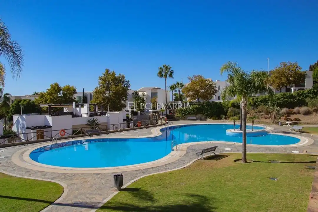 Jardí de Casa adosada en venda en Marbella amb Aire condicionat, Calefacció i Jardí privat
