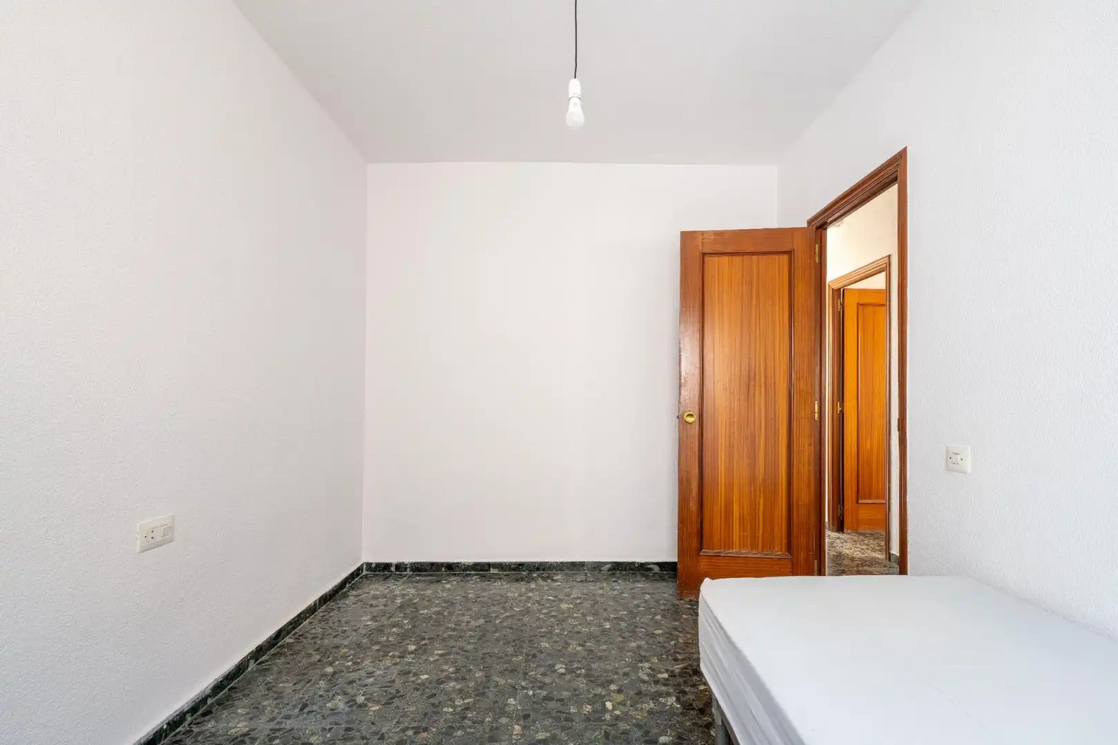Schlafzimmer von Wohnung zum Verkauf in Almería mit Klimaanlage, Heizung und Balkon