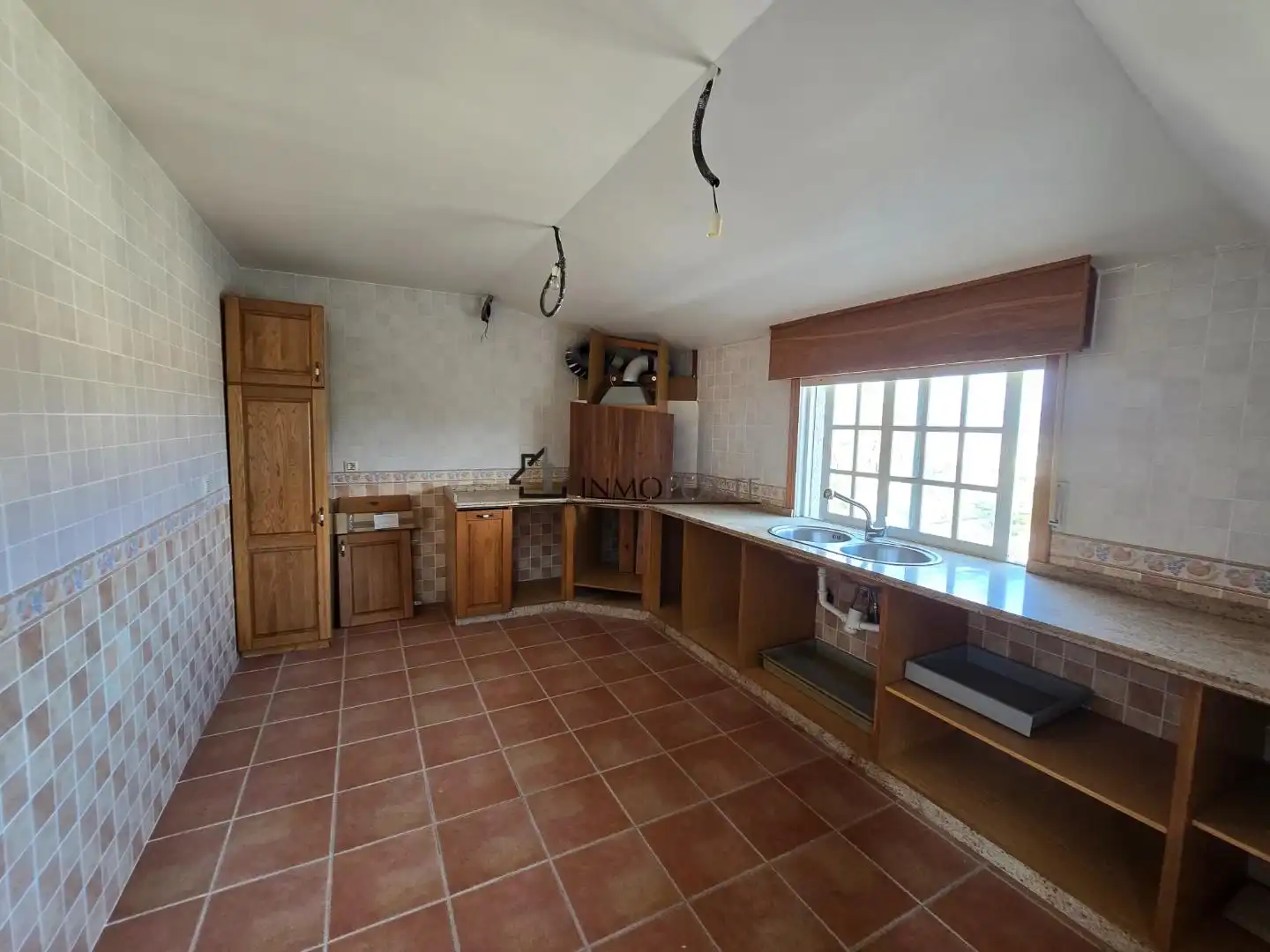 Cuina de Casa o xalet en venda en Pontevedra Capital  amb Calefacció, Jardí privat i Terrassa