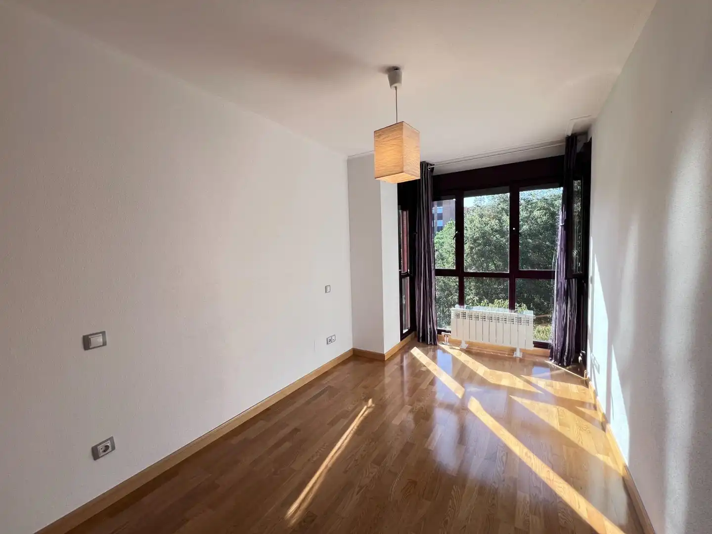 Bedroom of Flat for rent in Madrid  with Air Conditioner, Heating and Private garden