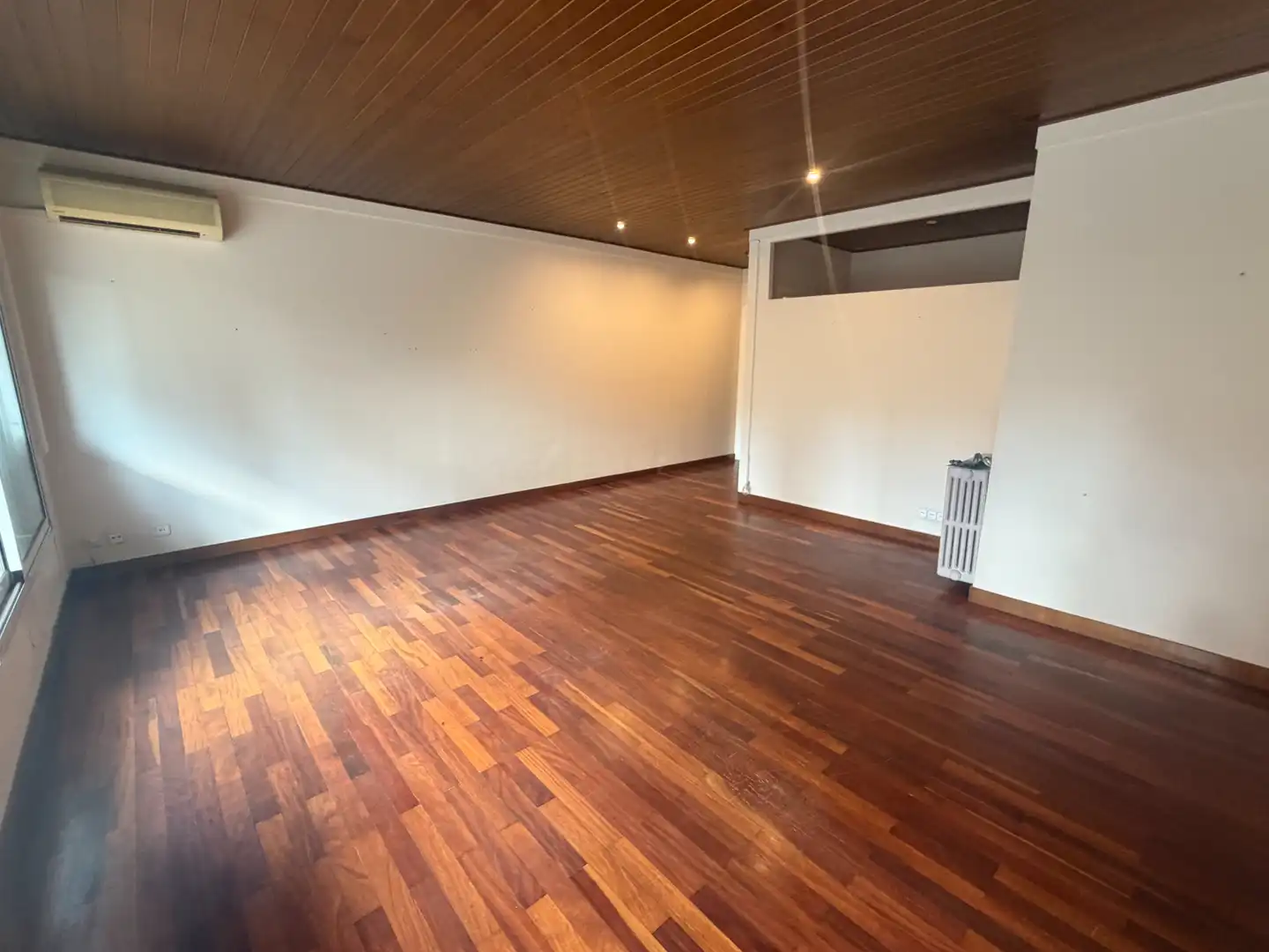 Flat for sale in Barcelona  with Air Conditioner, Heating and Parquet flooring