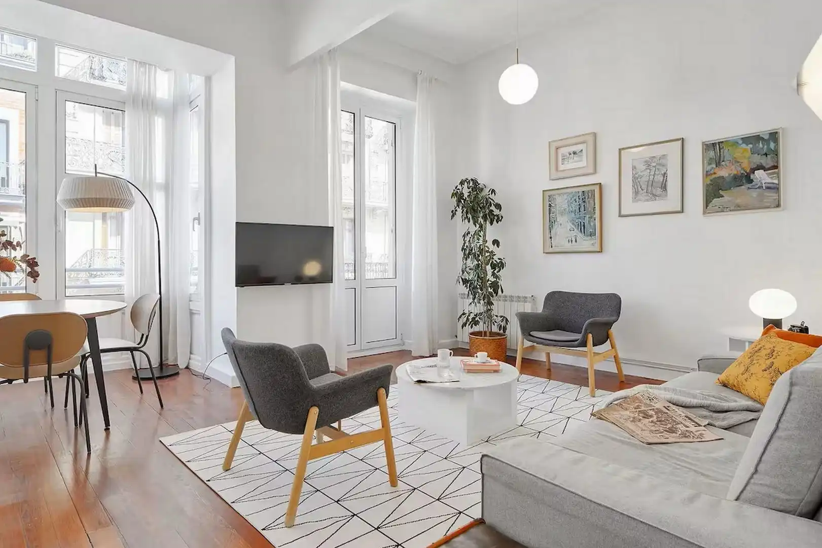 Sala d'estar de Apartament de lloguer en Donostia - San Sebastián  amb Aire condicionat, Calefacció i Jardí privat