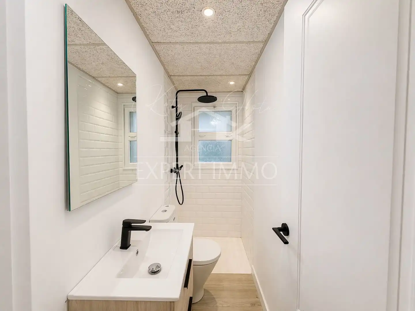 Bany de Apartament en venda en Palau-saverdera amb Terrassa i Traster