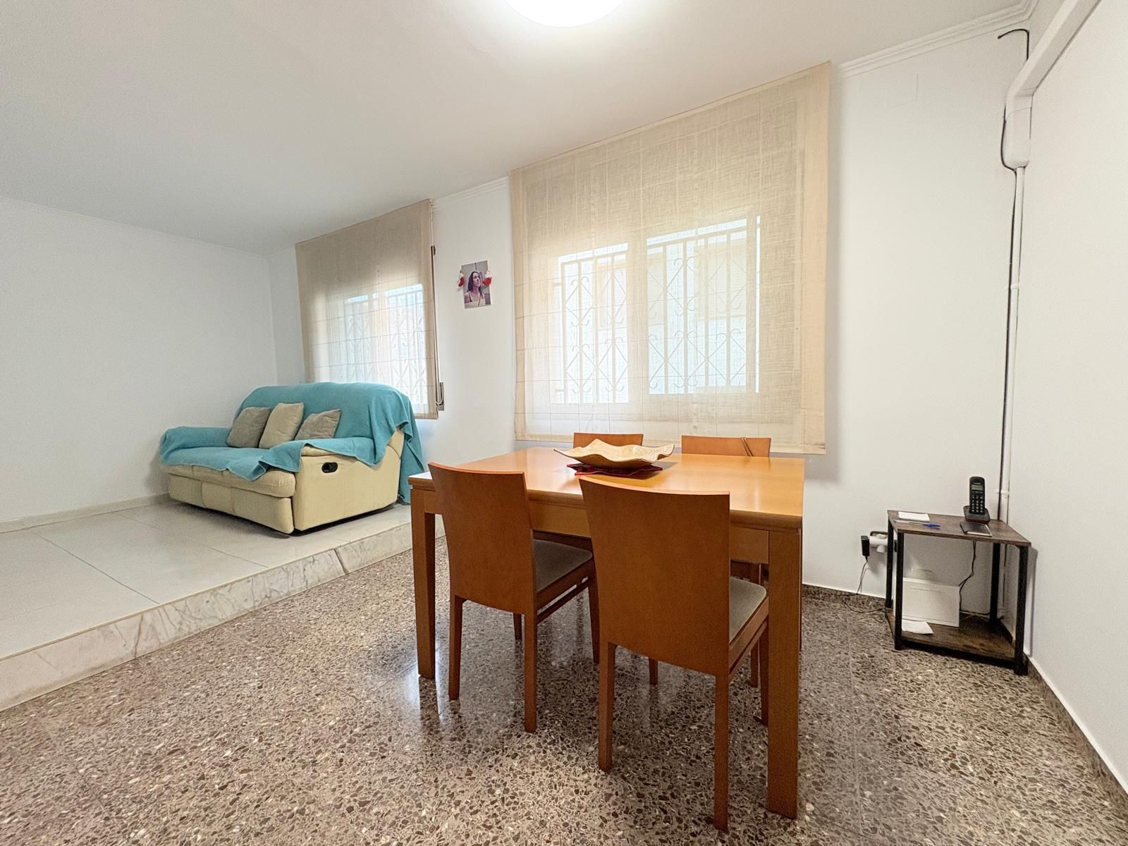 Exterior view of House or chalet for sale in Santa Perpètua de Mogoda  with Air Conditioner and Heating
