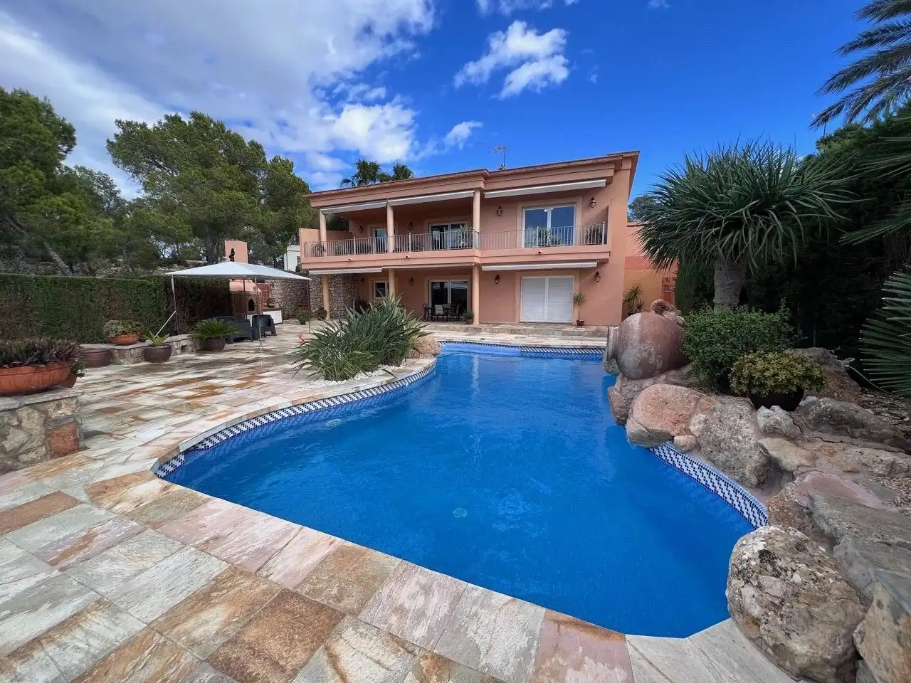 Piscina de Casa o chalet en venta en Santa Eulària des Riu con Aire acondicionado, Calefacción y Jardín privado