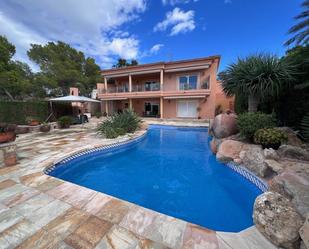 Piscina de Casa o xalet en venda en Santa Eulària des Riu amb Aire condicionat, Calefacció i Jardí privat