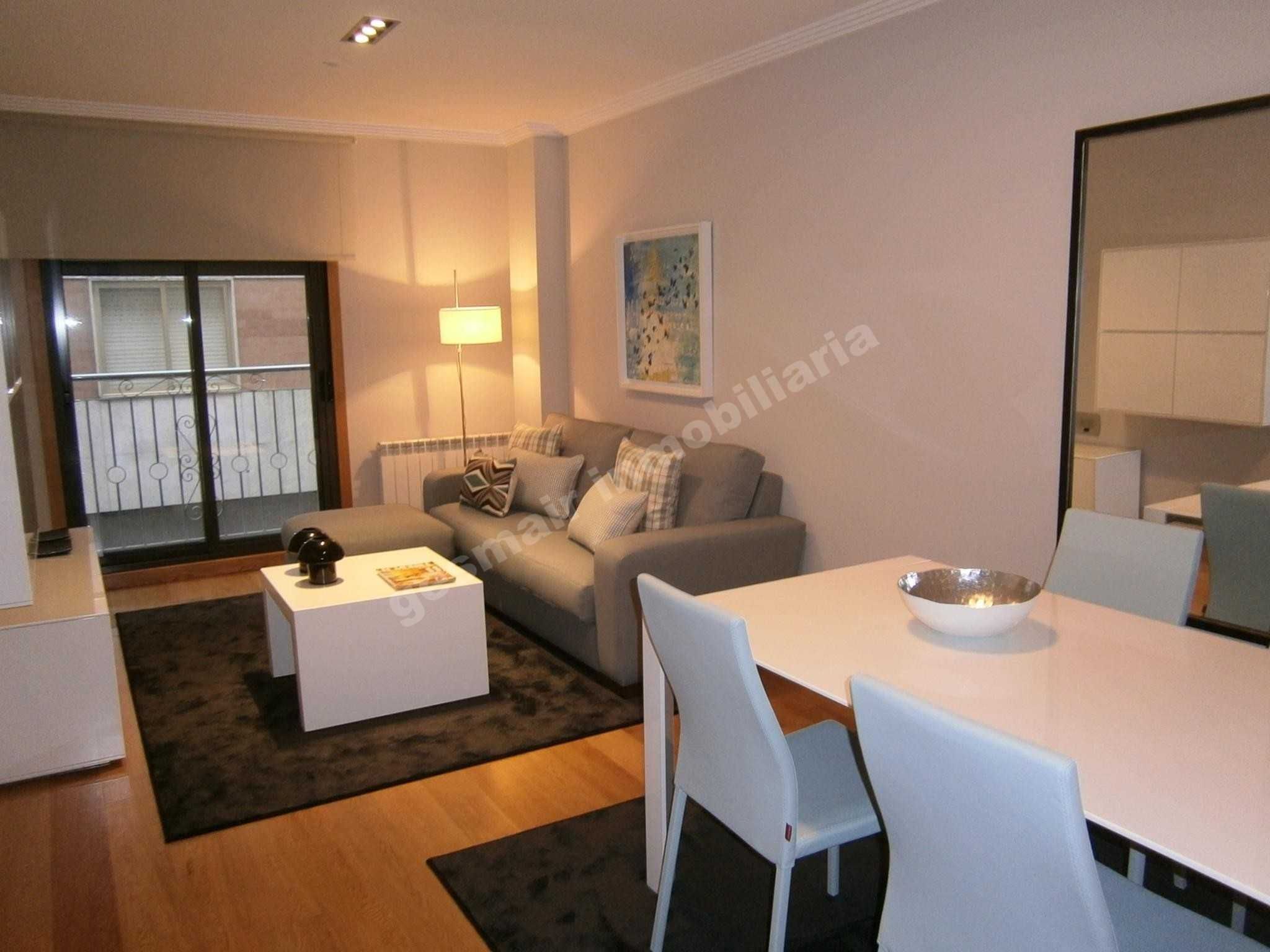 Sala d'estar de Apartament en venda en Pontevedra Capital  amb Calefacció, Parquet i Forn