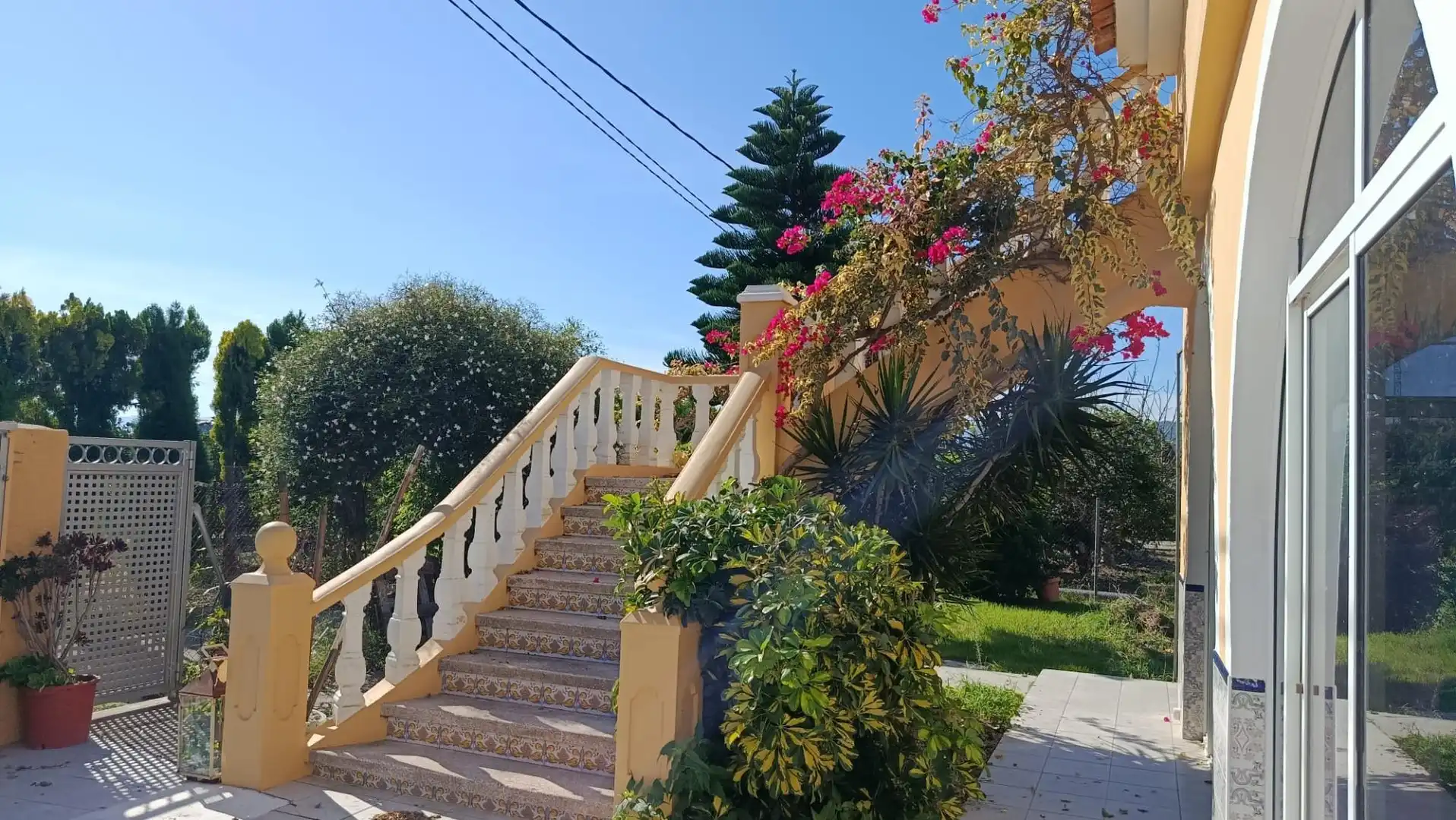 Vista exterior de Finca rústica en venda en Oliva amb Aire condicionat, Calefacció i Balcó