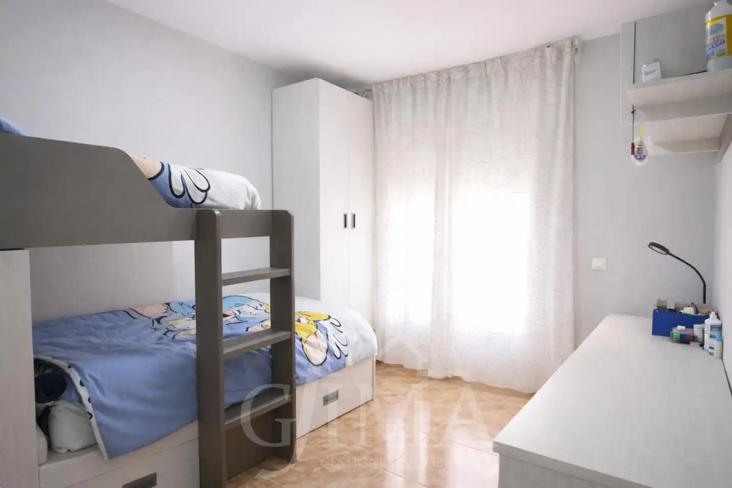 Dormitori de Casa o xalet en venda en Tomelloso amb Aire condicionat, Calefacció i Terrassa