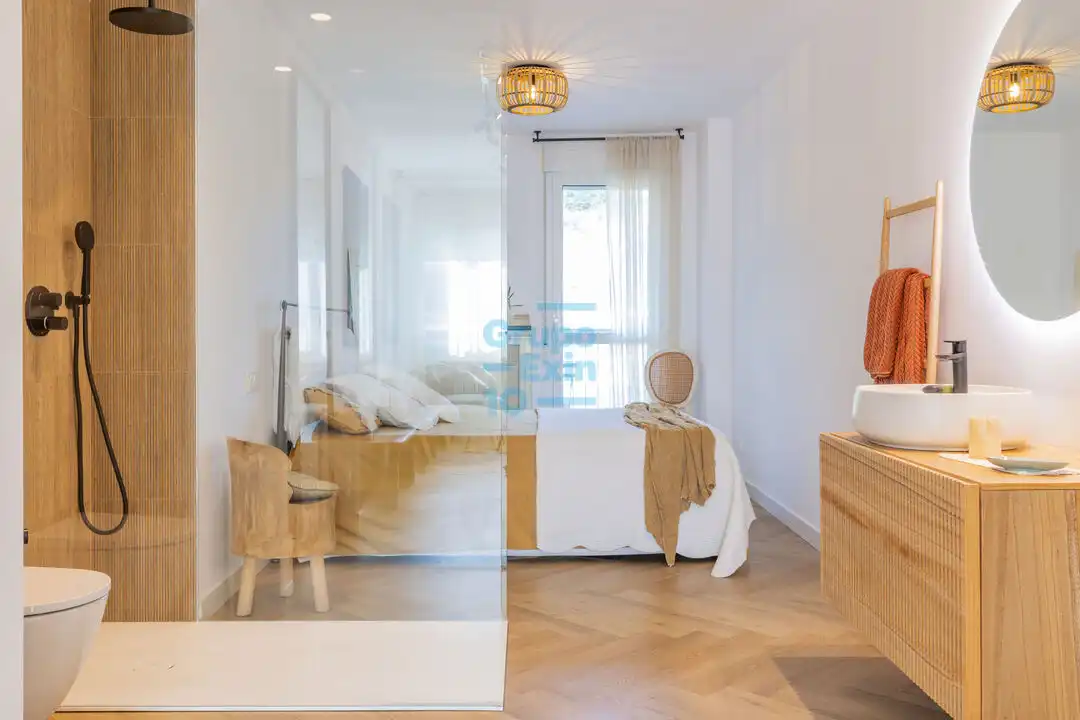 Habitación de Piso en venta en Donostia - San Sebastián  con Calefacción, Terraza y Trastero