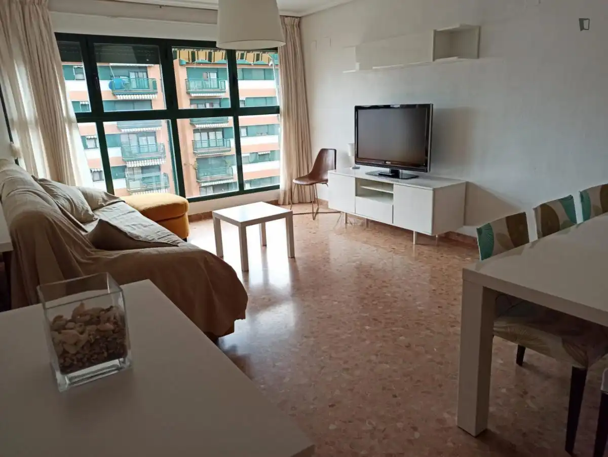 Sala d'estar de Apartament per a compartir en Valencia amb Aire condicionat, Moblat i Forn