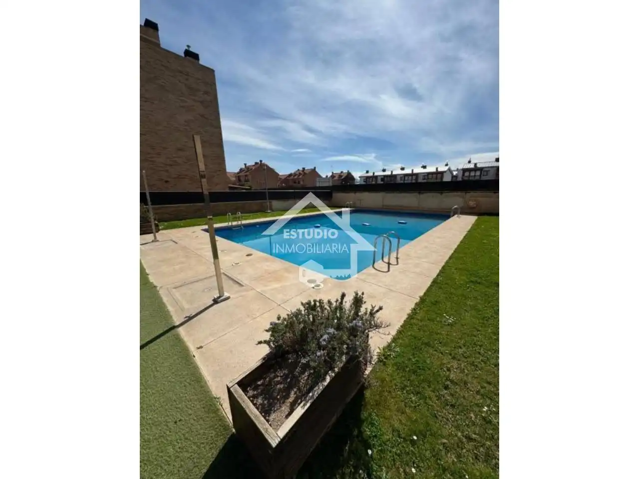 Flat with pool for sale in Calle RIO MOLINOS