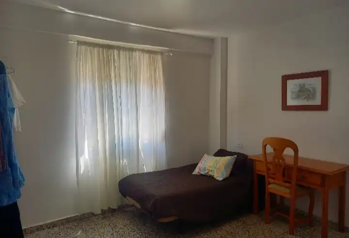 Habitación de Piso de alquiler en Málaga con Amueblado, Lavadora y Microondas