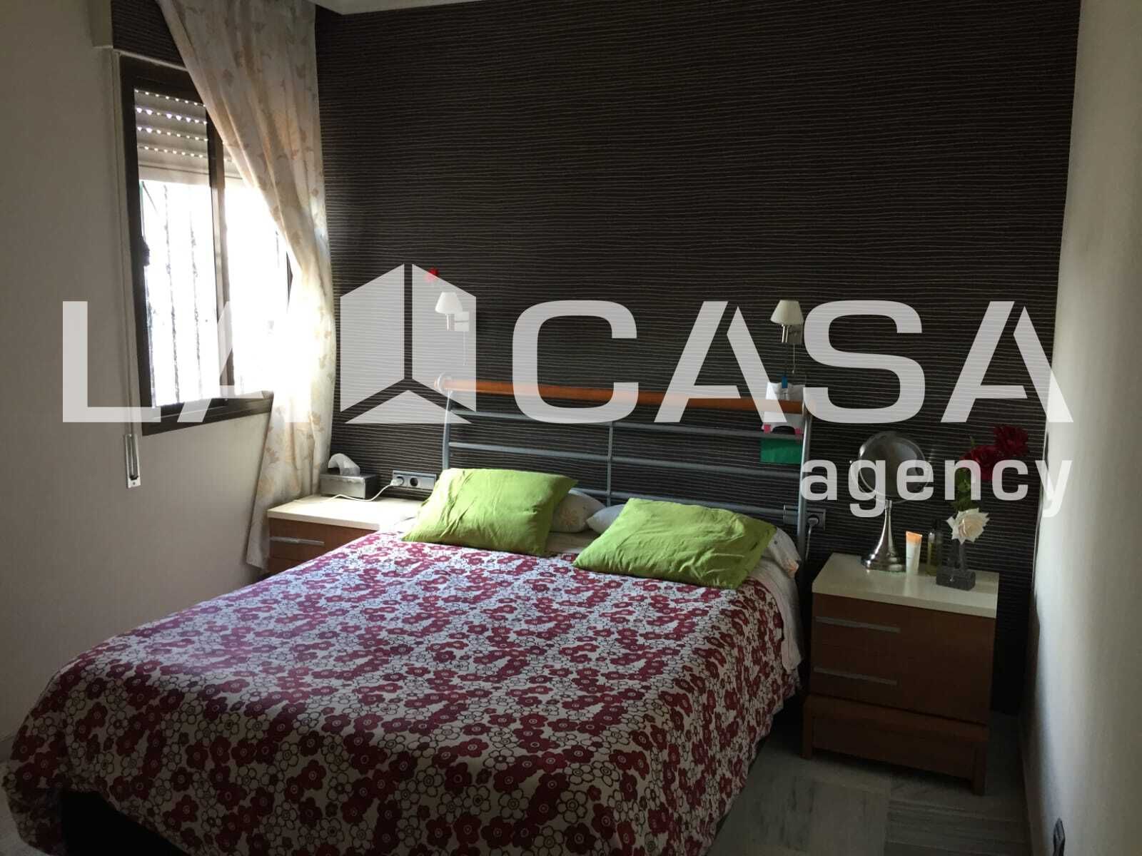 Dormitori de Pis en venda en Dos Hermanas amb Terrassa