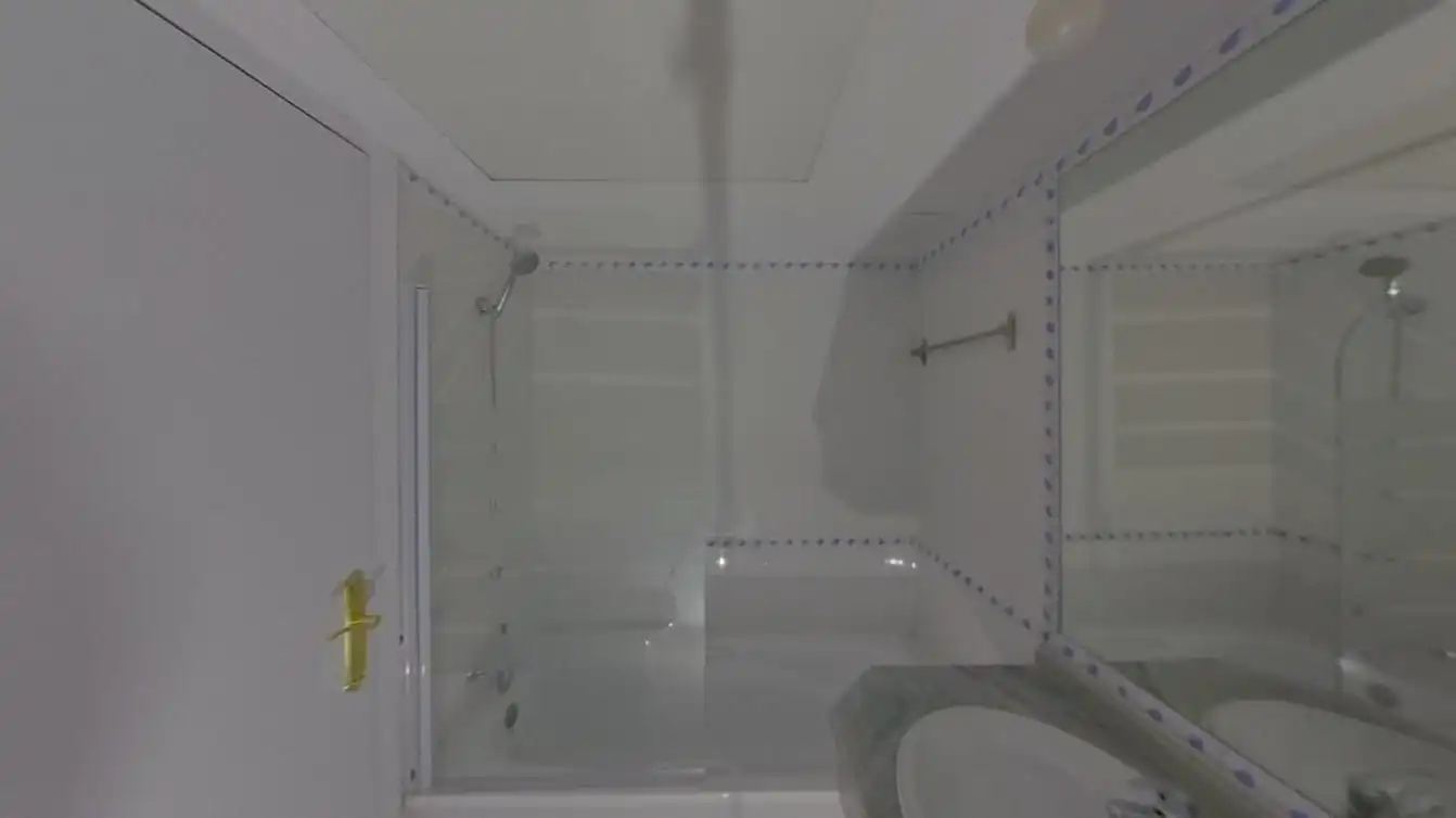 Baño de Piso en venta en Marbella con Calefacción, Terraza y Piscina comunitaria