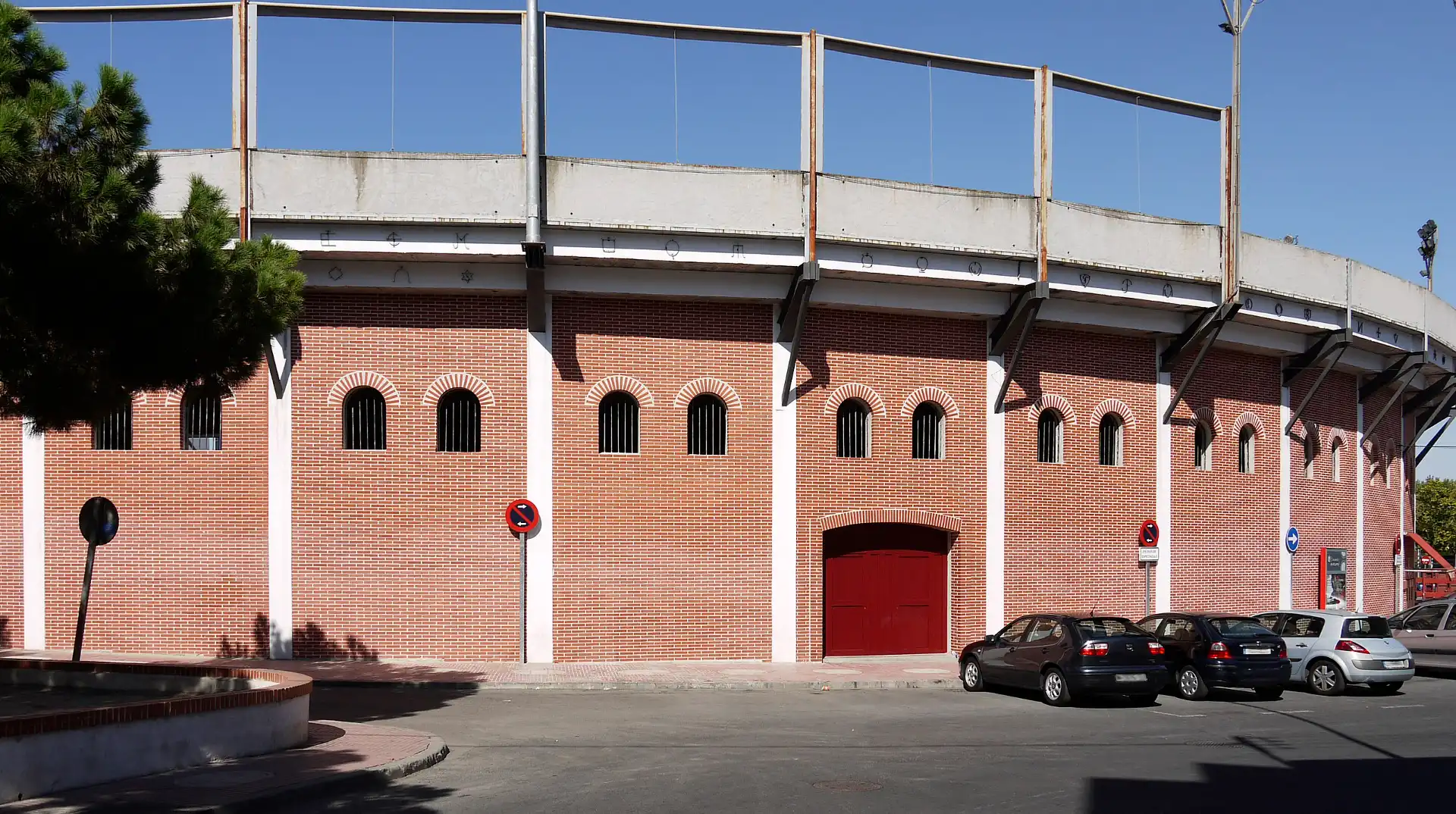 Außenansicht von Wohnungen zum Verkauf in San Sebastián de los Reyes mit Klimaanlage