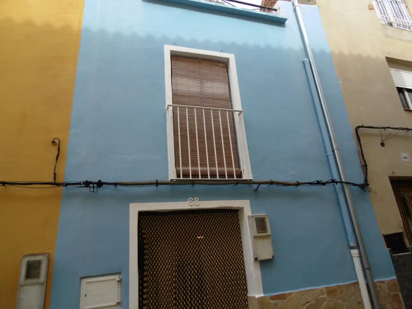 Vista exterior de Casa adosada en venda en Albocàsser amb Calefacció, Terrassa i Moblat