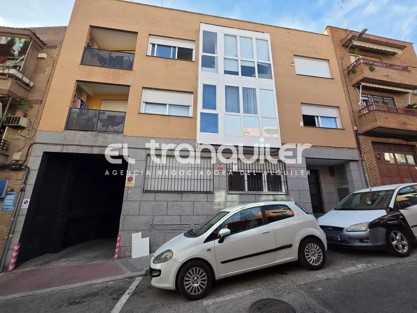 Außenansicht von Wohnung zur Miete in  Madrid Capital mit Klimaanlage, Terrasse und Abstellraum
