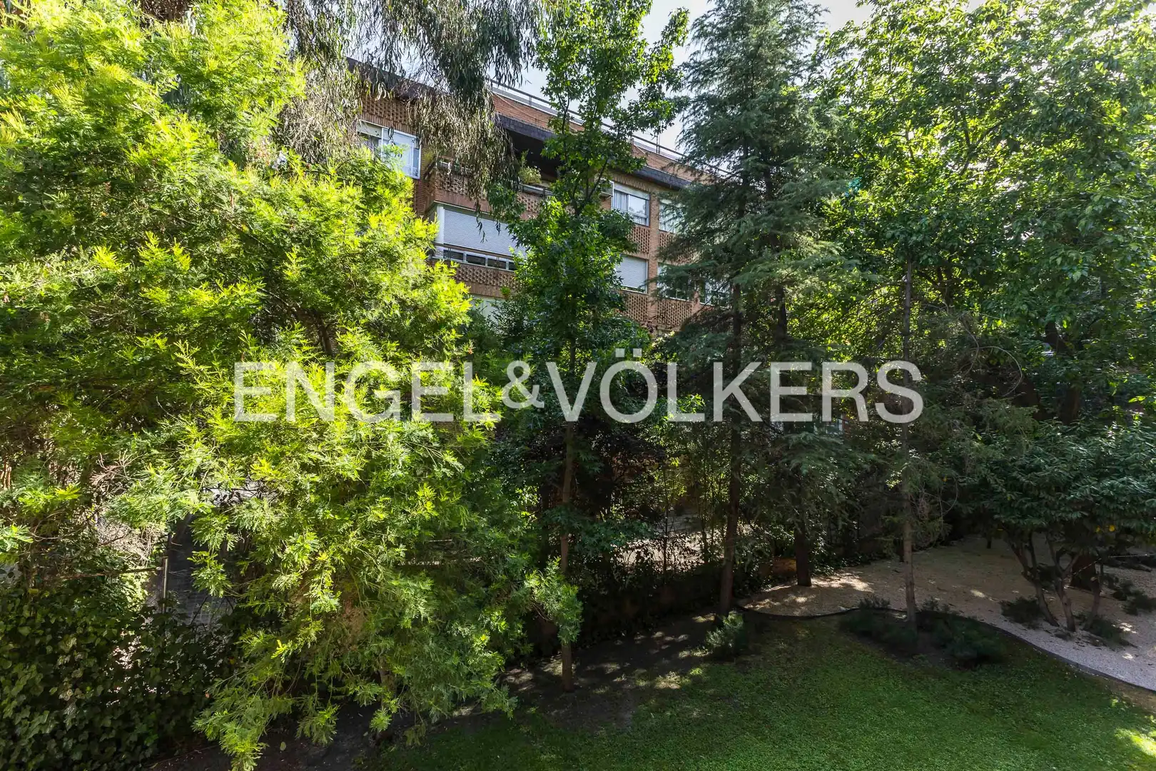 Exterior view of Flat for sale in Madrid  with Heating, Private garden and Parquet flooring