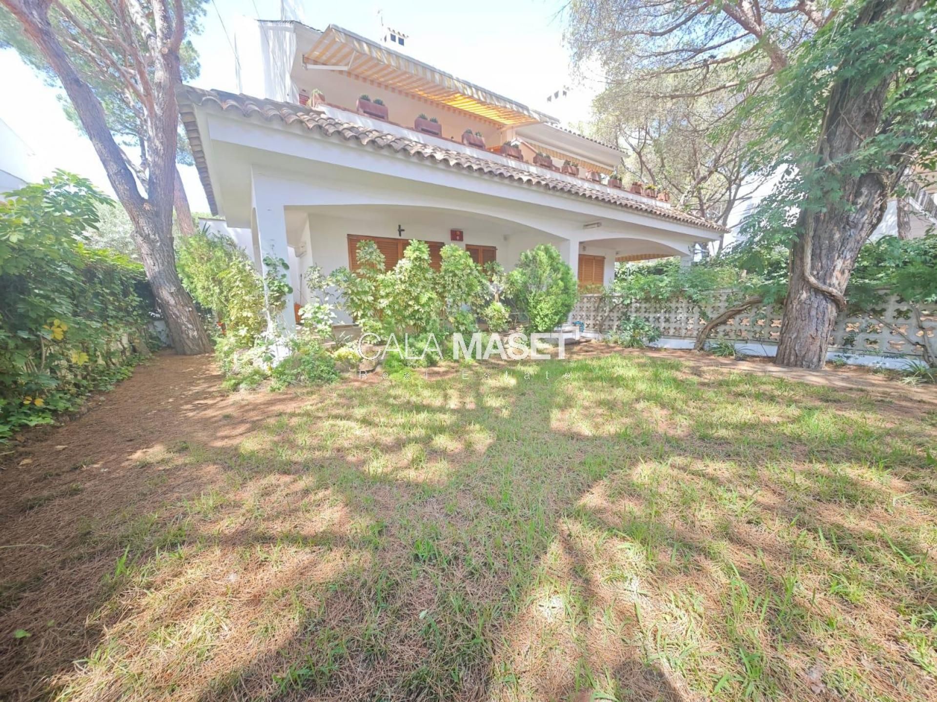 Apartament en venda en Castell d'Aro, Platja d'Aro i s'Agaró amb Jardí privat, Terrassa i Piscina