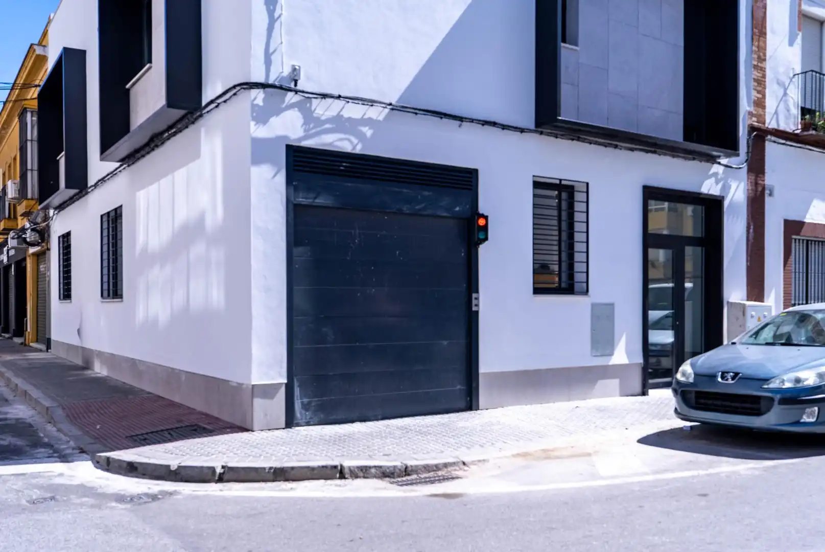 Vista exterior de Garaje en venta en Sevilla