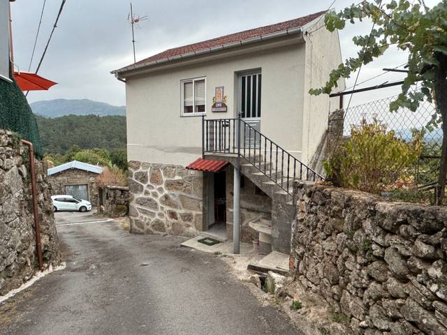 Casa-chalet en Venta en Padrenda