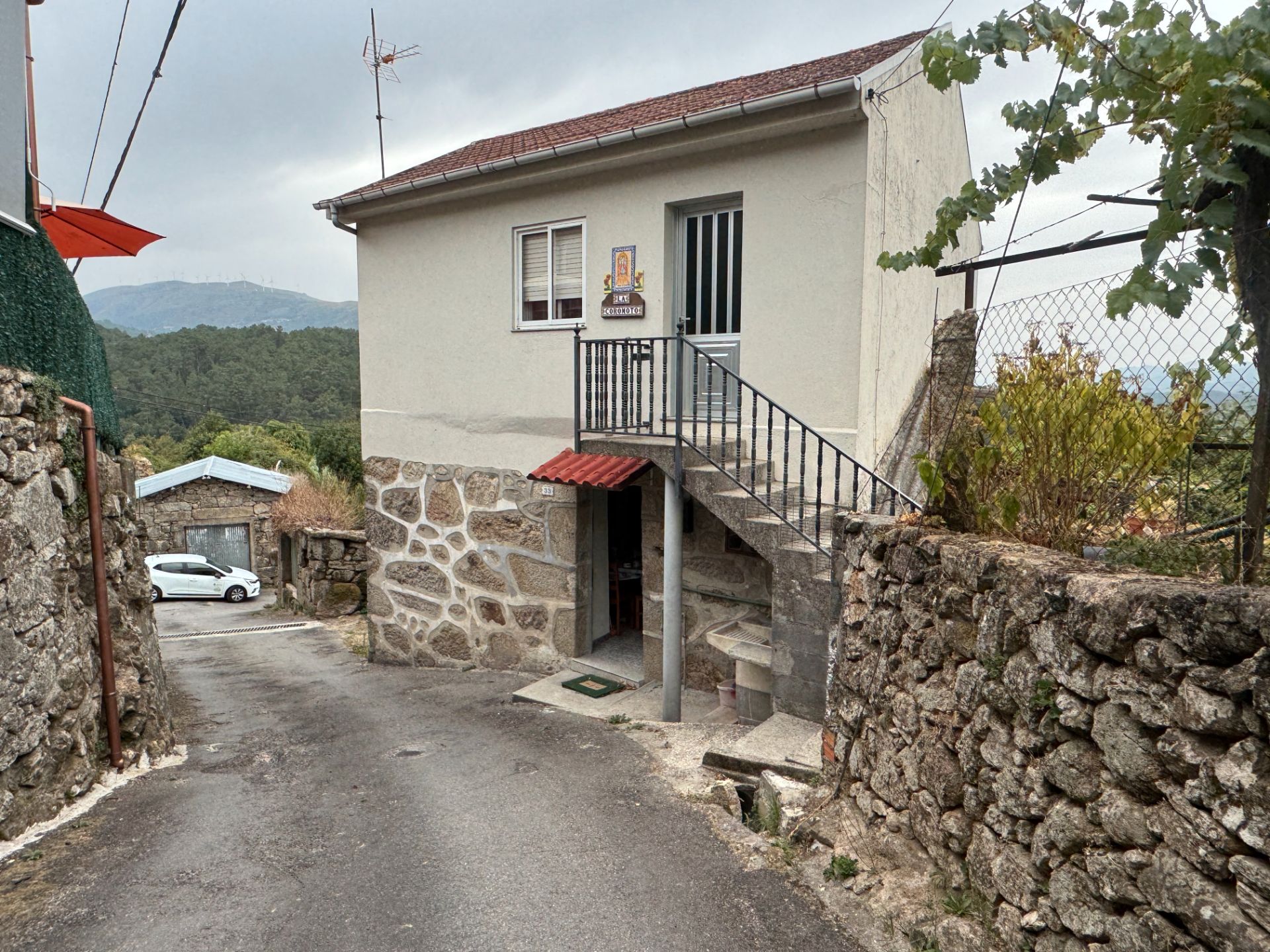 Exterior view of House or chalet for sale in Padrenda  with Private garden and Furnished