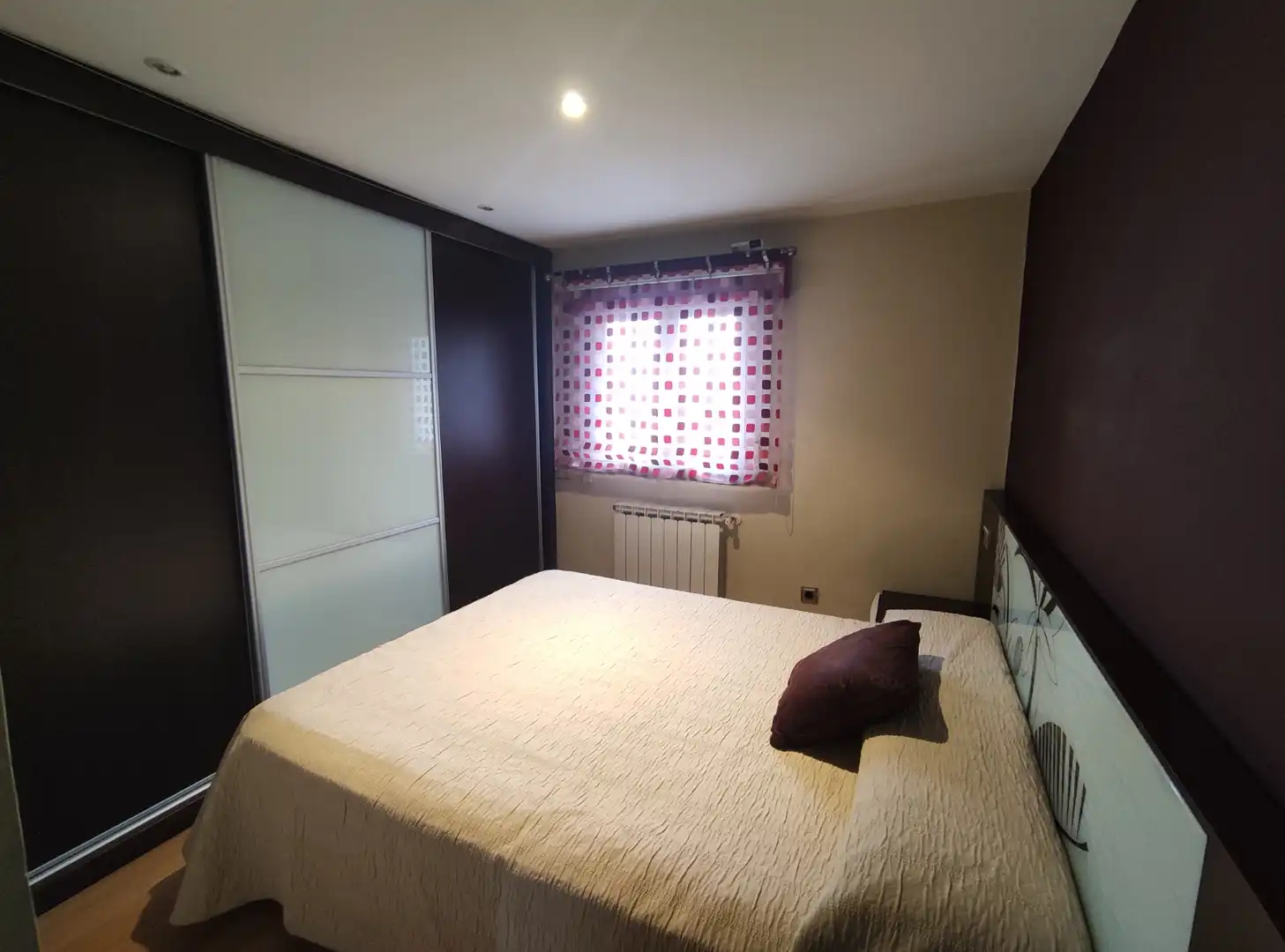 Habitación de Piso de alquiler en Ourense Capital  con Calefacción, Amueblado y Lavadora