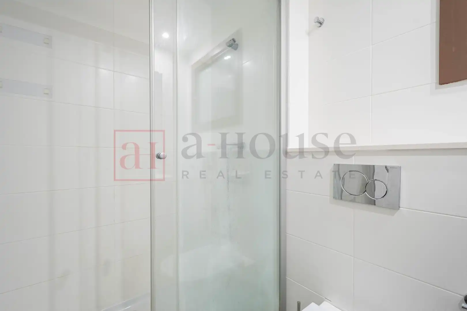 Bathroom of Flat for sale in Barcelona  with Air Conditioner, Heating and Parquet flooring