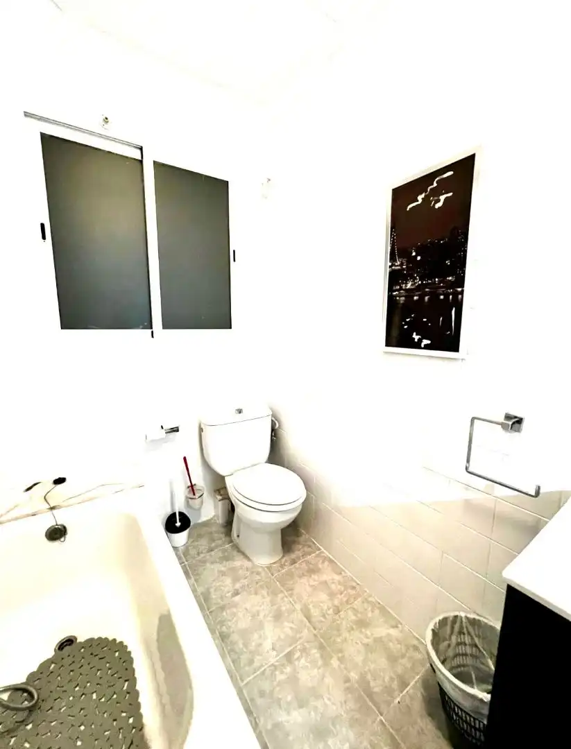 Badezimmer von Wohnung zur untervermieten in L'Alcúdia de Crespins mit Klimaanlage, Heizung und Möbliert
