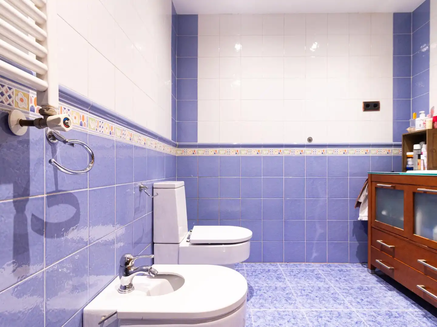 Baño de Piso en venta en Cartagena con Aire acondicionado, Calefacción y Balcón