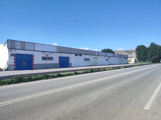 Nave industrial en Venta en Yecla en Las Virtudes