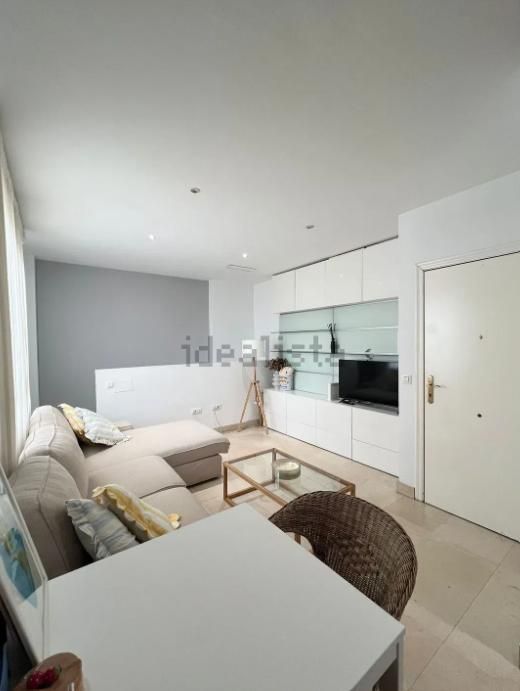 Sala d'estar de Dúplex de lloguer en  Sevilla Capital amb Aire condicionat i Moblat