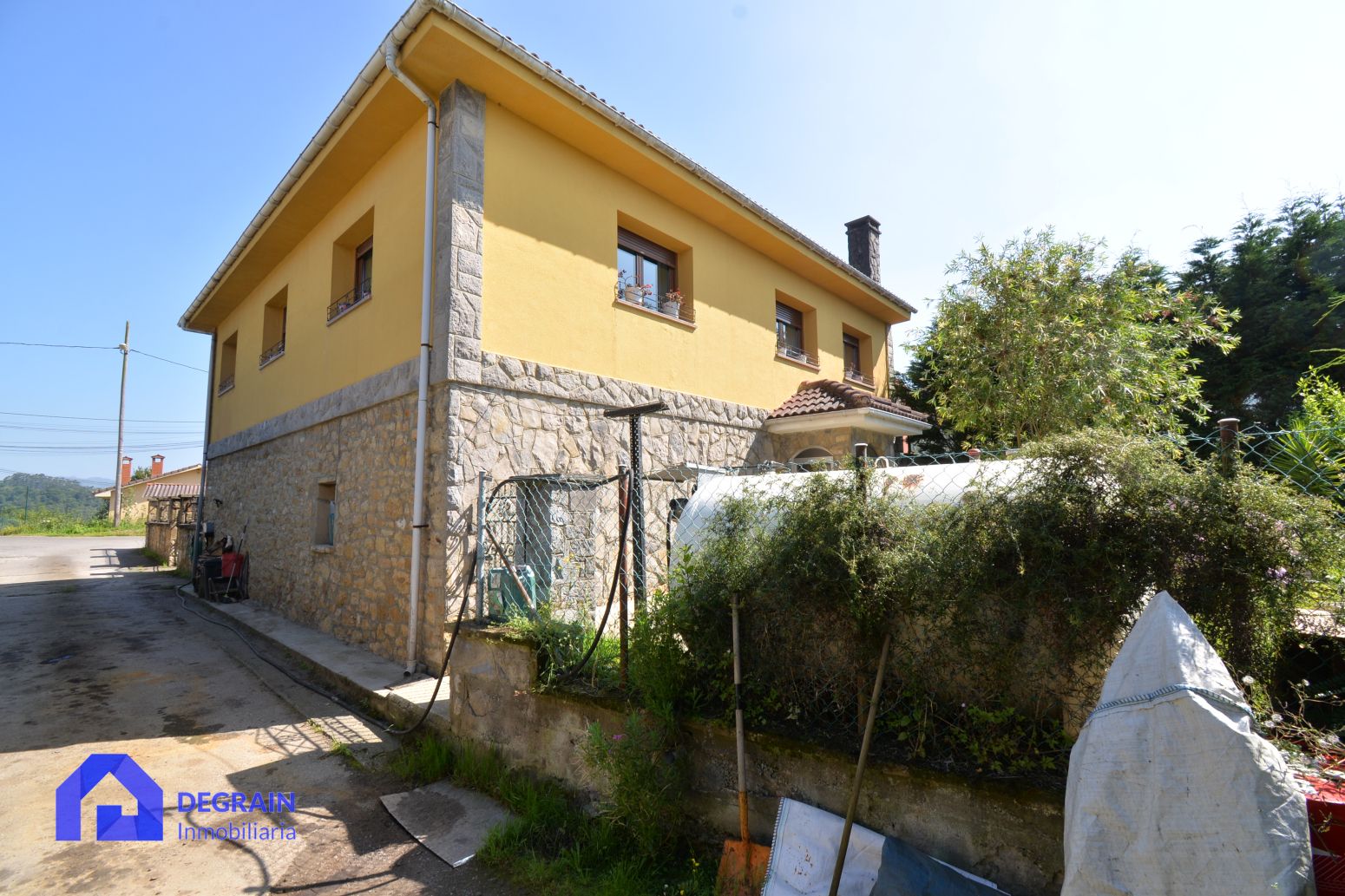 Exterior view of House or chalet for sale in Oviedo   with Heating, Terrace and Storage room