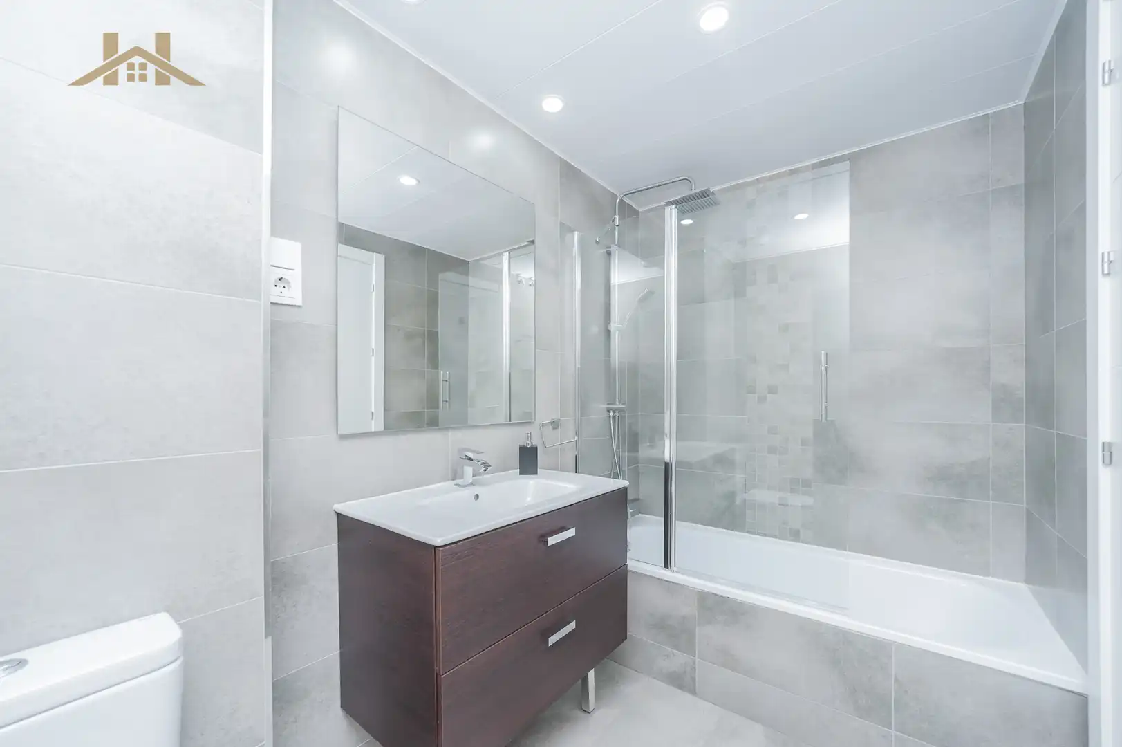 Badezimmer von Wohnung zum Verkauf in Pozuelo de Alarcón mit Klimaanlage, Heizung und Terrasse