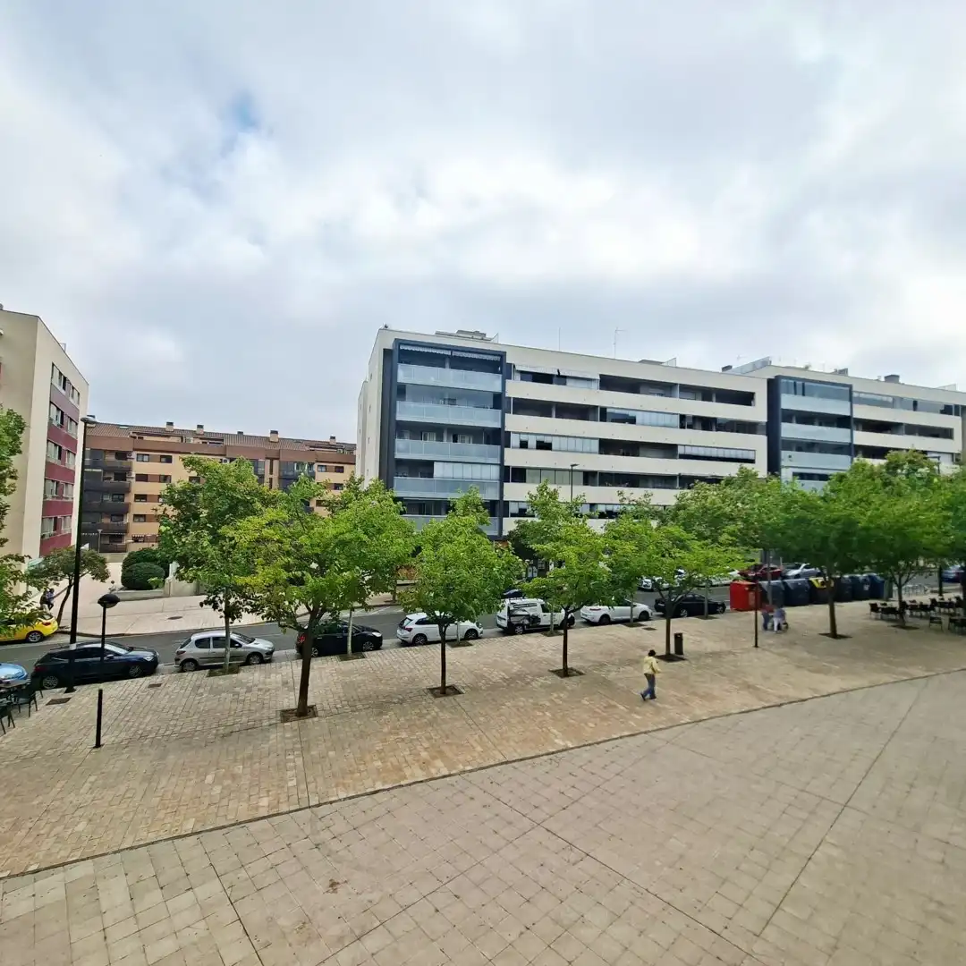 Vista exterior de Pis en venda en Zaragoza amb Terrassa, Traster i Piscina