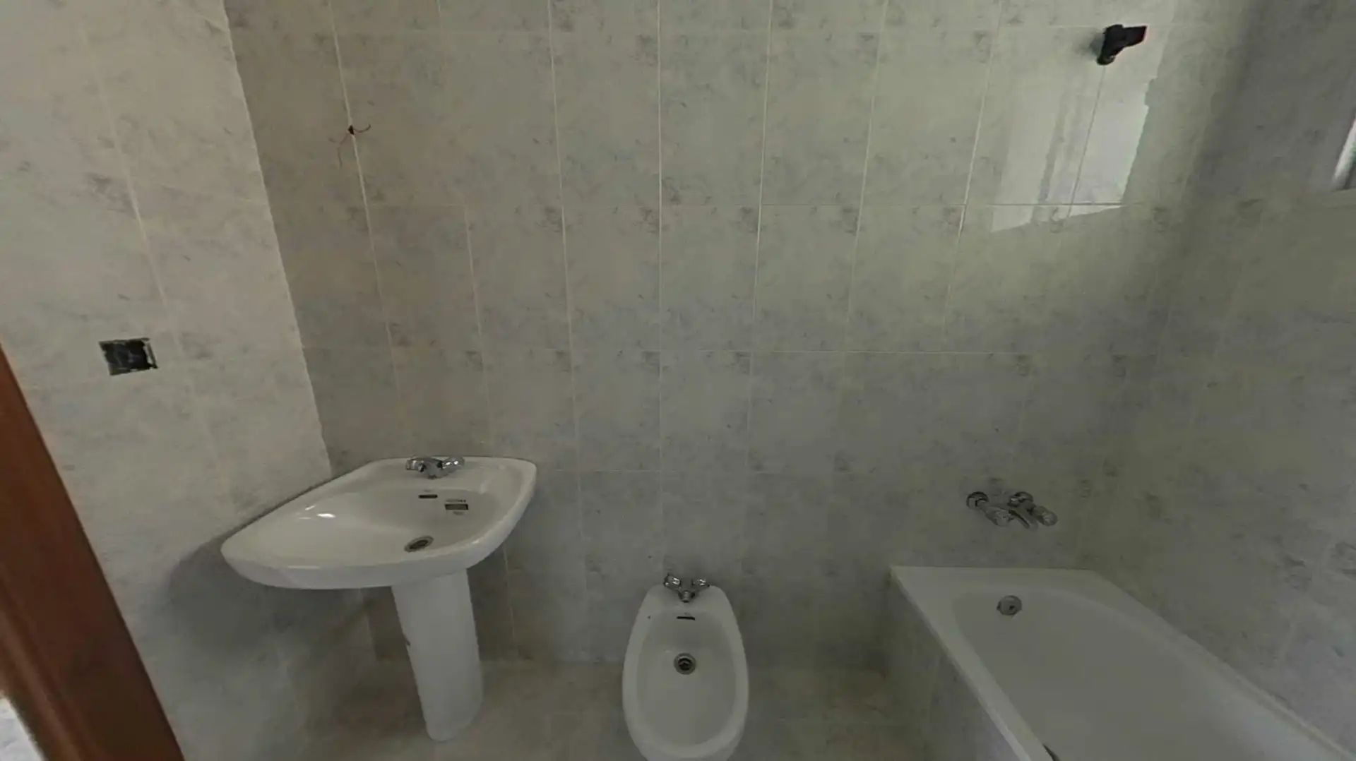 Badezimmer von Wohnung zum Verkauf in Andújar