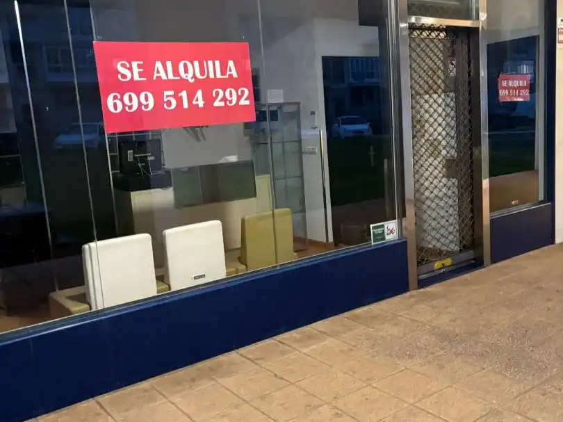 Local de alquiler en Avilés con Calefacción y Amueblado