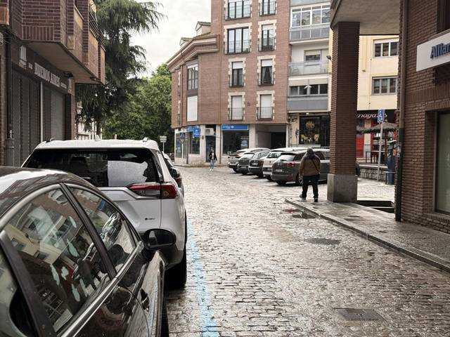 Garaje en Alquiler en Doctor Fleming en Centro