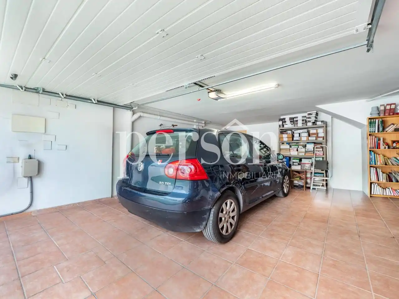 Parking de Casa adosada en venta en Godella con Calefacción, Jardín privado y Terraza