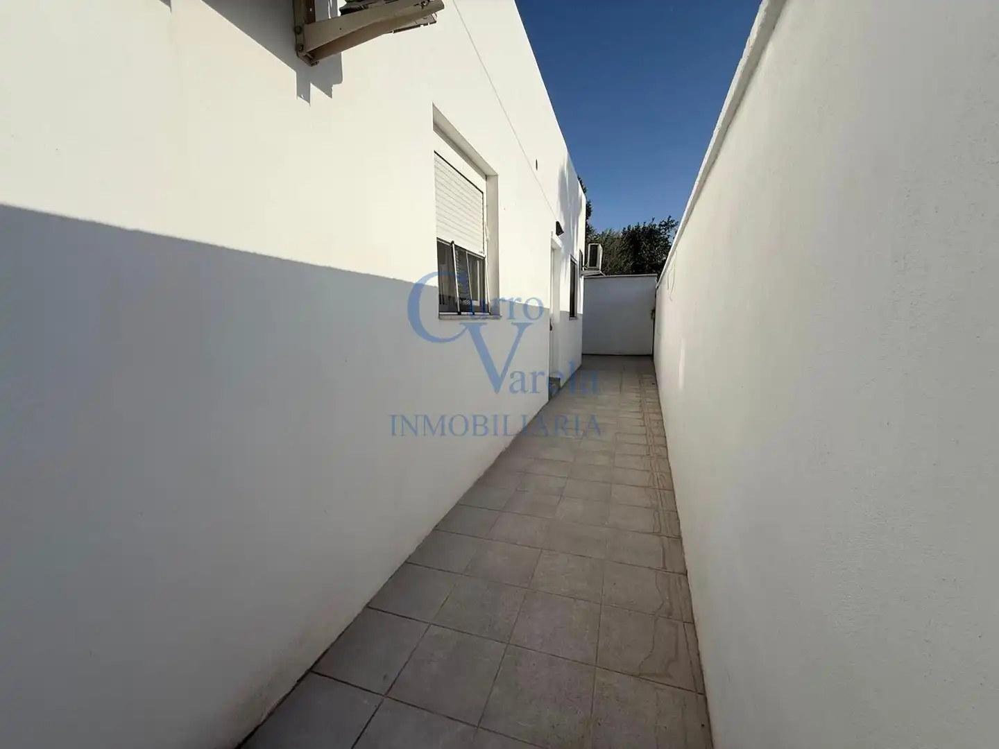 Vista exterior de Finca rústica en venta en Dos Hermanas con Aire acondicionado, Calefacción y Trastero