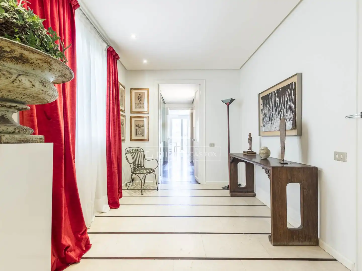 Wohnung zum Verkauf in Barcelona mit Klimaanlage, Heizung und Terrasse