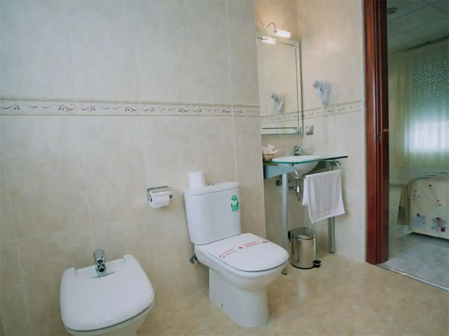 Baño de Piso para compartir en Tortosa con Aire acondicionado, Trastero y Amueblado