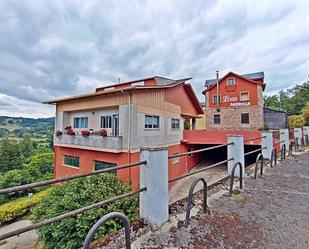 Vista exterior de Casa o xalet en venda en Grado amb Terrassa