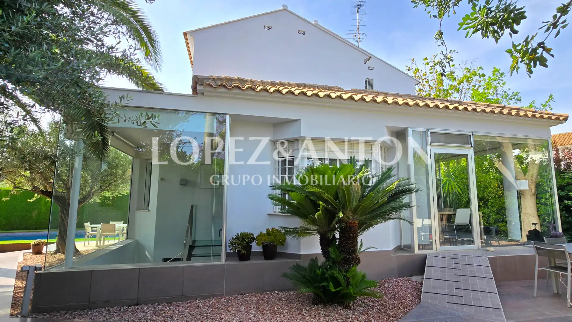 Exterior view of Houses for sale in L'Eliana  with Air Conditioner, Heating and Private garden