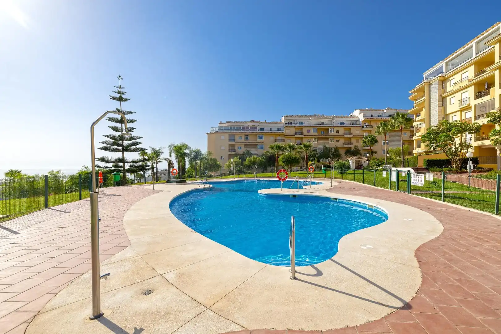 Swimming pool of Flat for sale in Mijas  with Air Conditioner, Terrace and Storage room