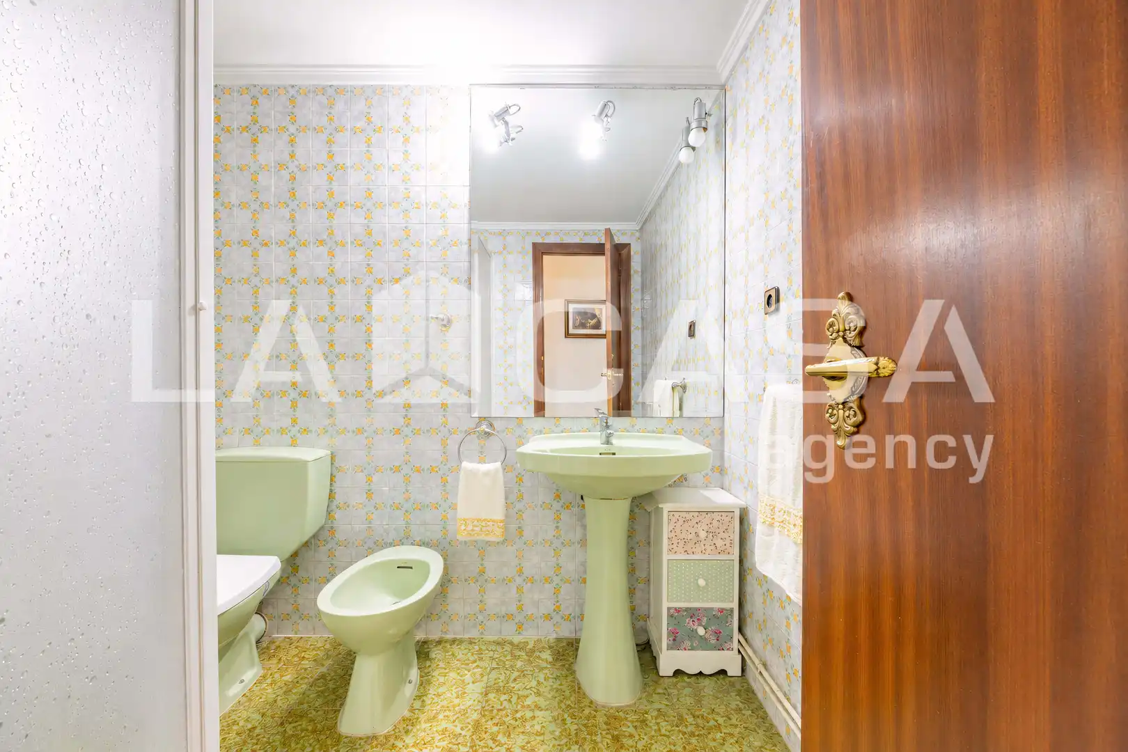Baño de Piso en venta en Valencia con Calefacción y Balcón