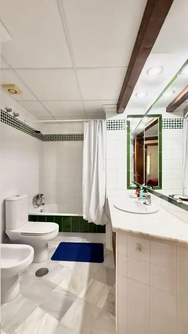 Baño de Apartamento en venta en Torrevieja con Aire acondicionado, Terraza y Amueblado