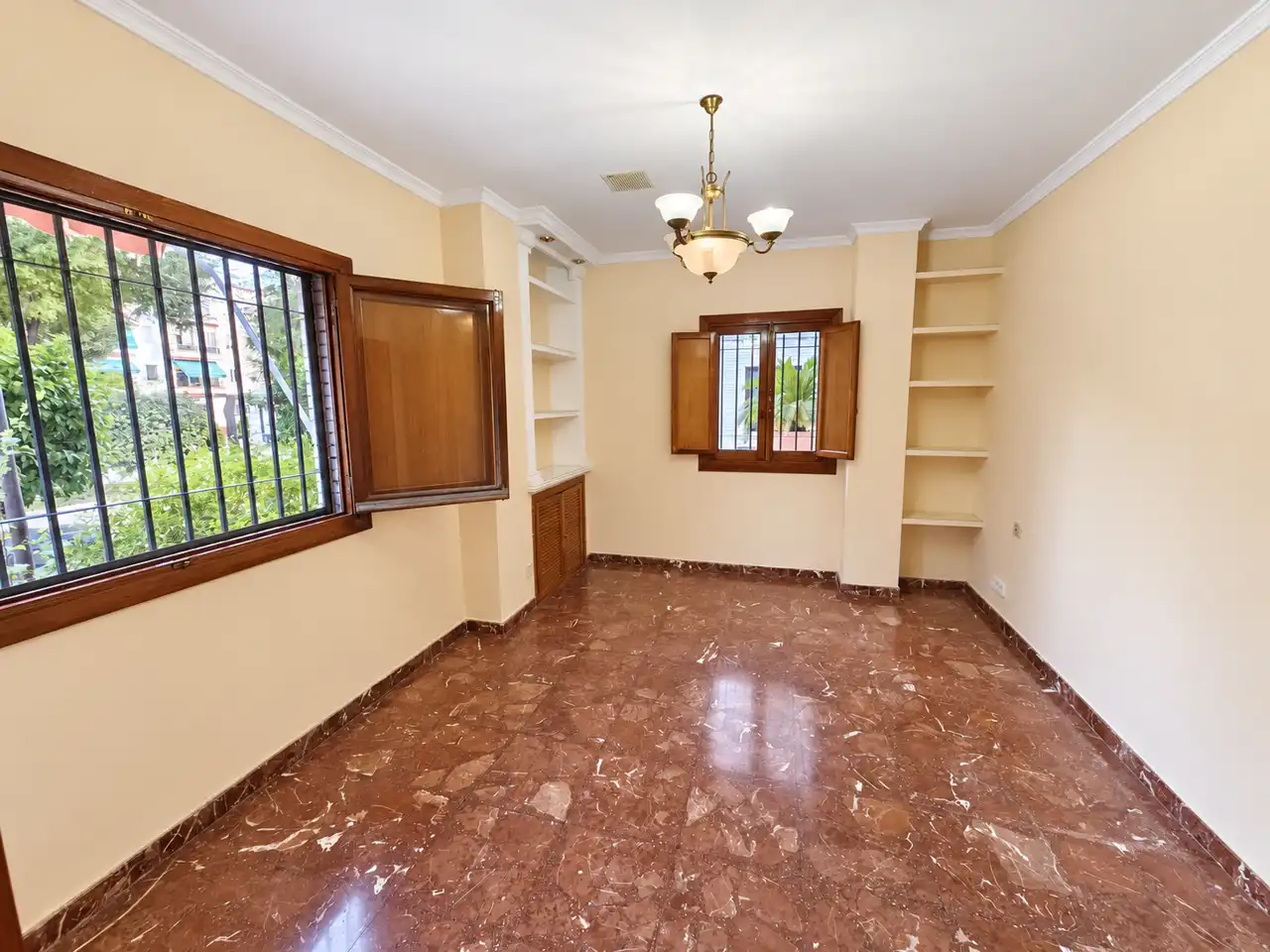 Living room of Ground floor for sale in Écija  with Air Conditioner, Terrace and Storage room